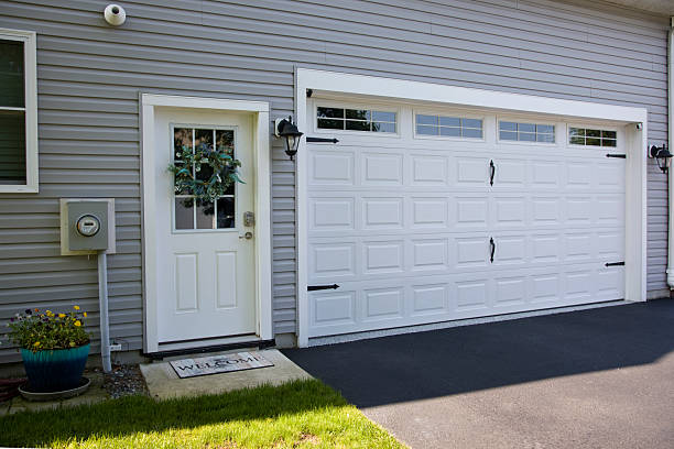 24/7 Emergency Garage Door Panel Replacement experts in Fullerton, PA